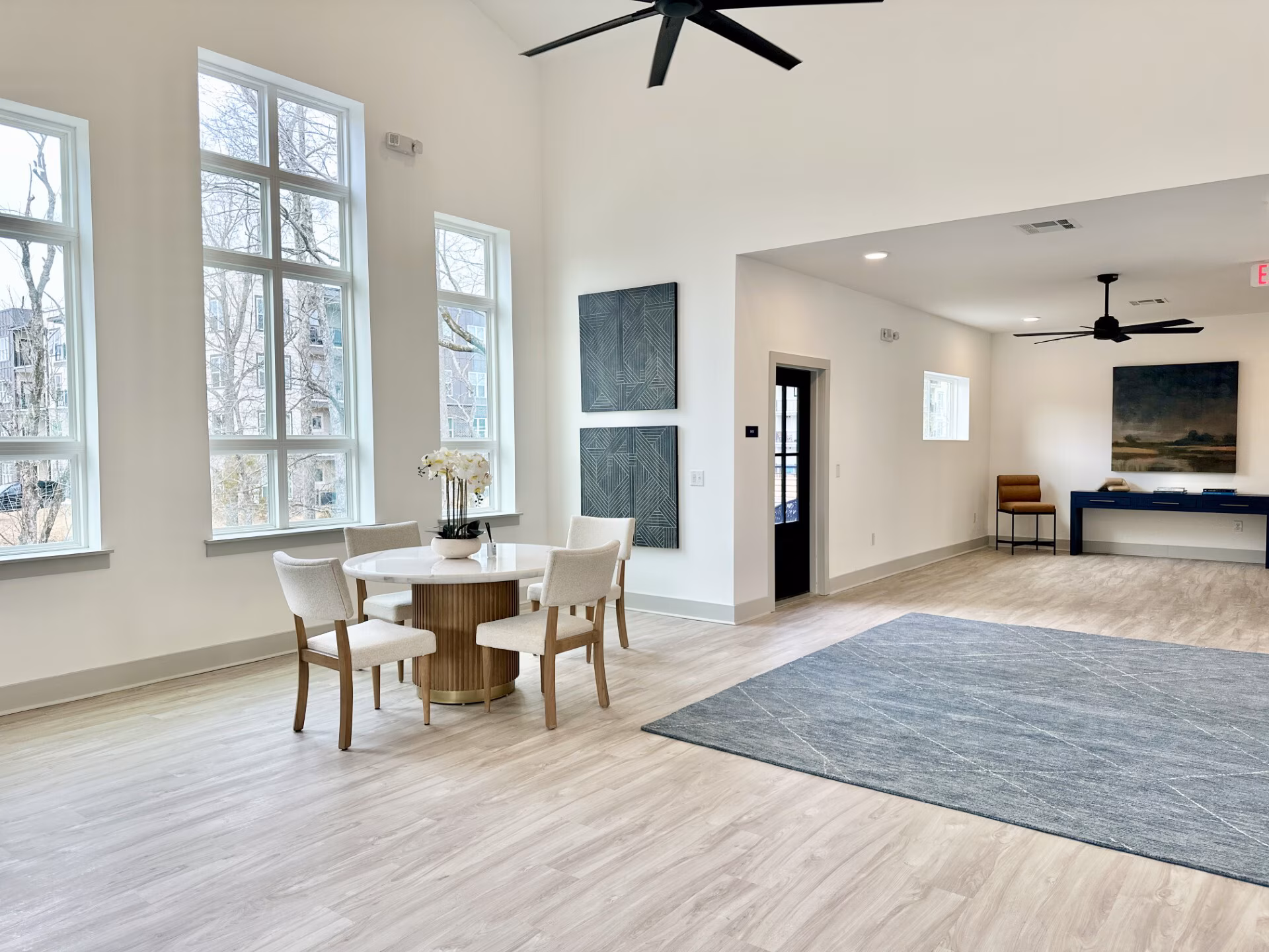 Leasing lobby